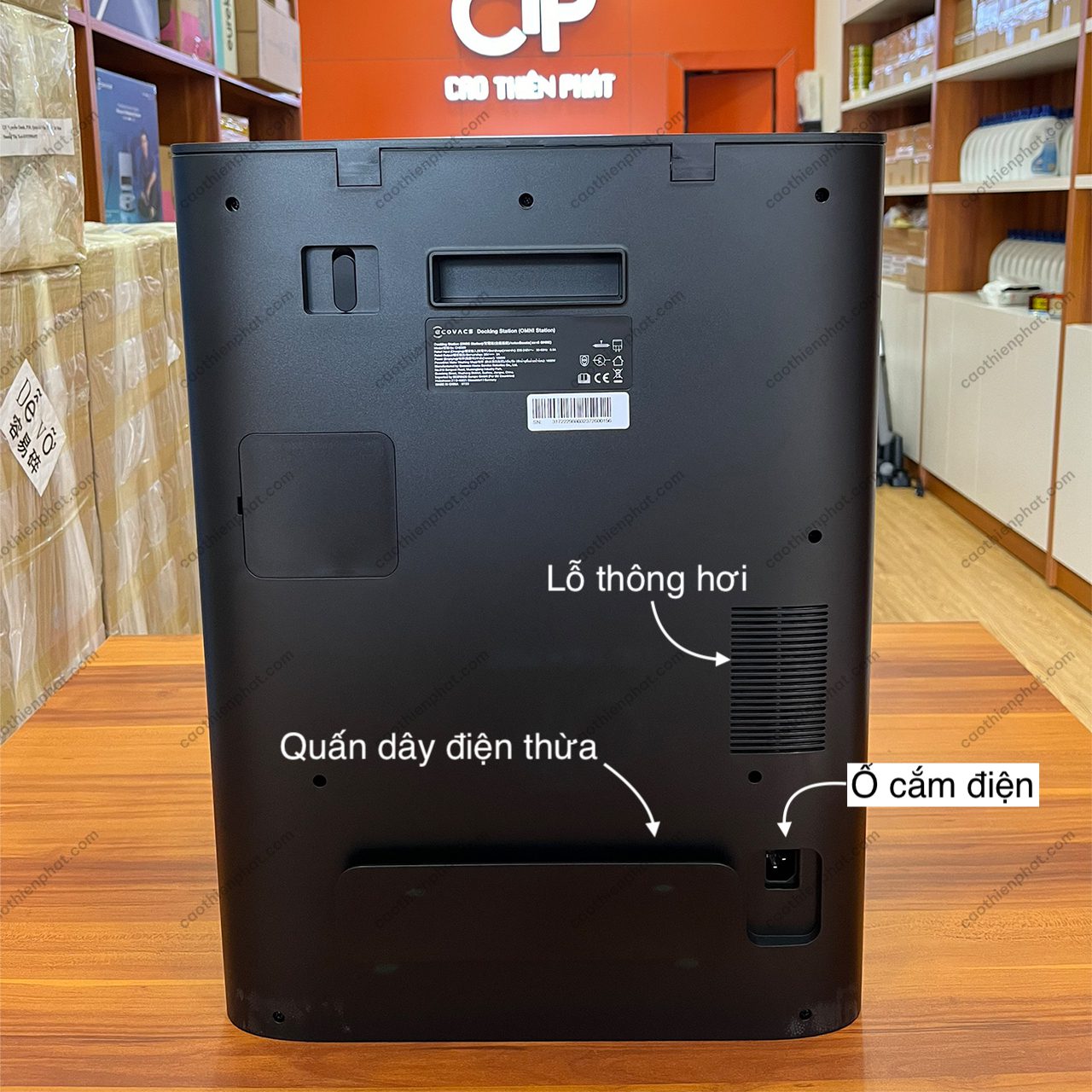 Phía sau trạm sạc Ecovacs X2 OMNI