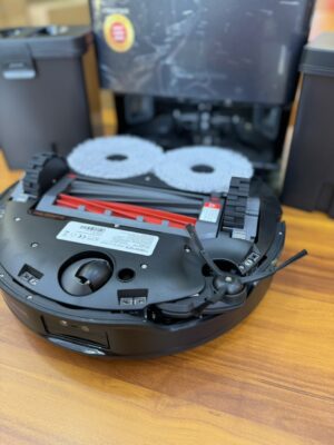 Robot hút bụi Roborock Q Revo Master