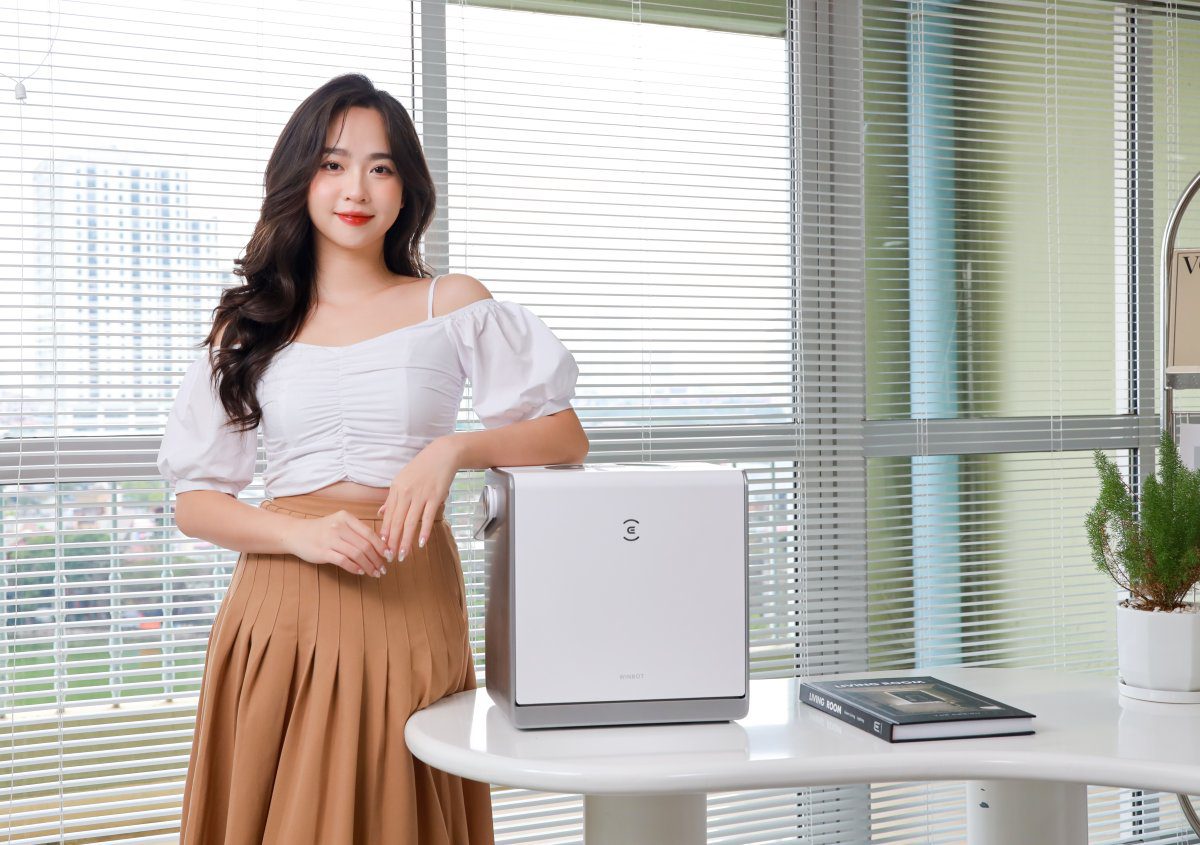 Robot lau kính Ecovacs Winbot W2 OMNI