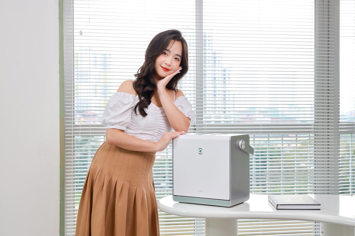 Robot lau kính Ecovacs Winbot W2 OMNI