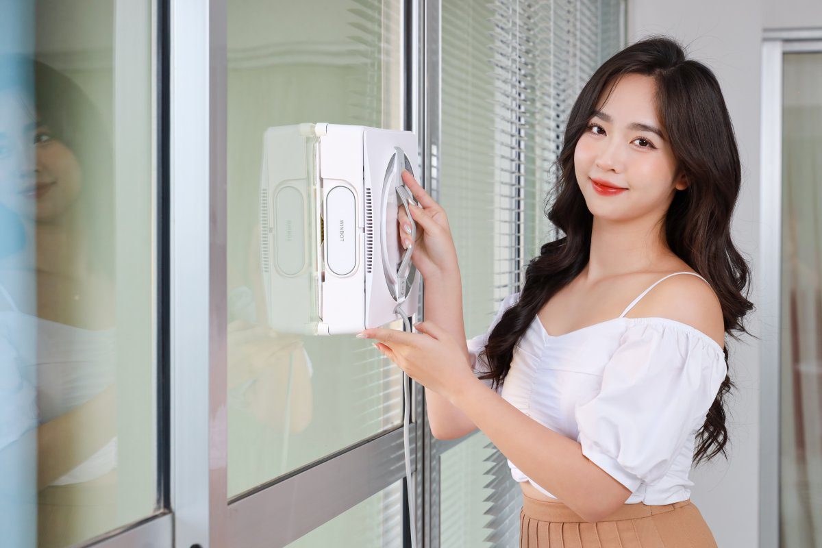 Robot lau kính Ecovacs Winbot W2 OMNI