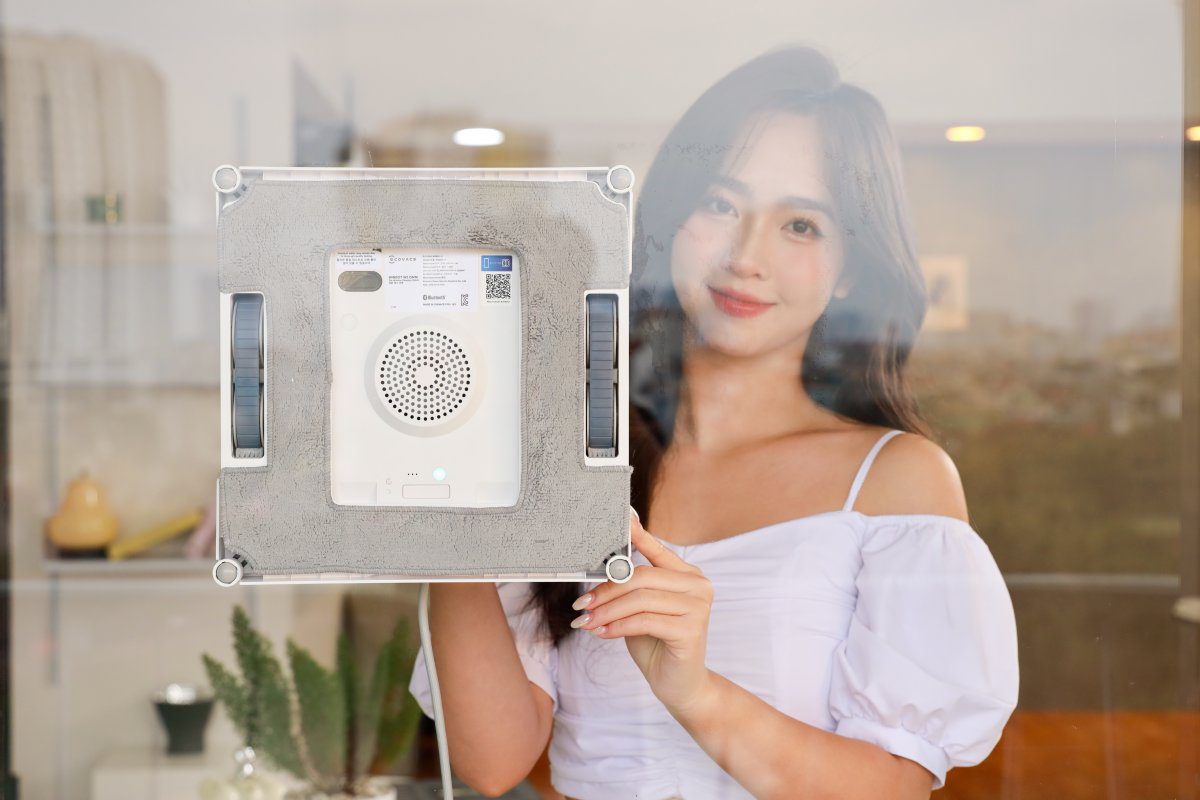 Robot lau kính Ecovacs Winbot W2 OMNI