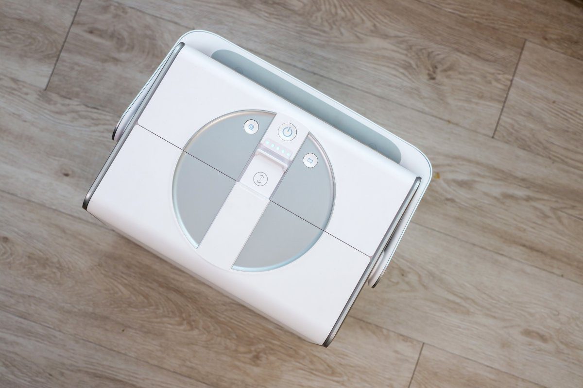 Robot lau kính Ecovacs Winbot W2 OMNI