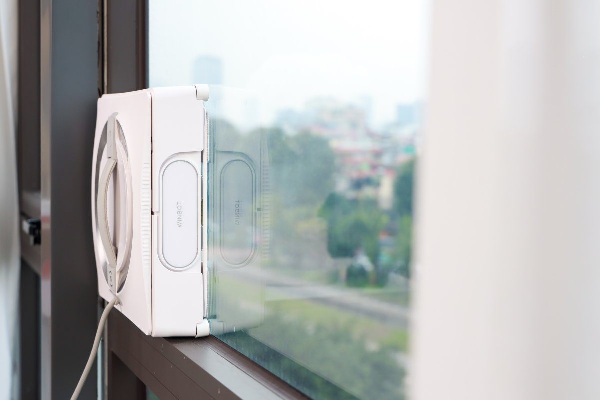Robot lau kính Ecovacs Winbot W2 OMNI