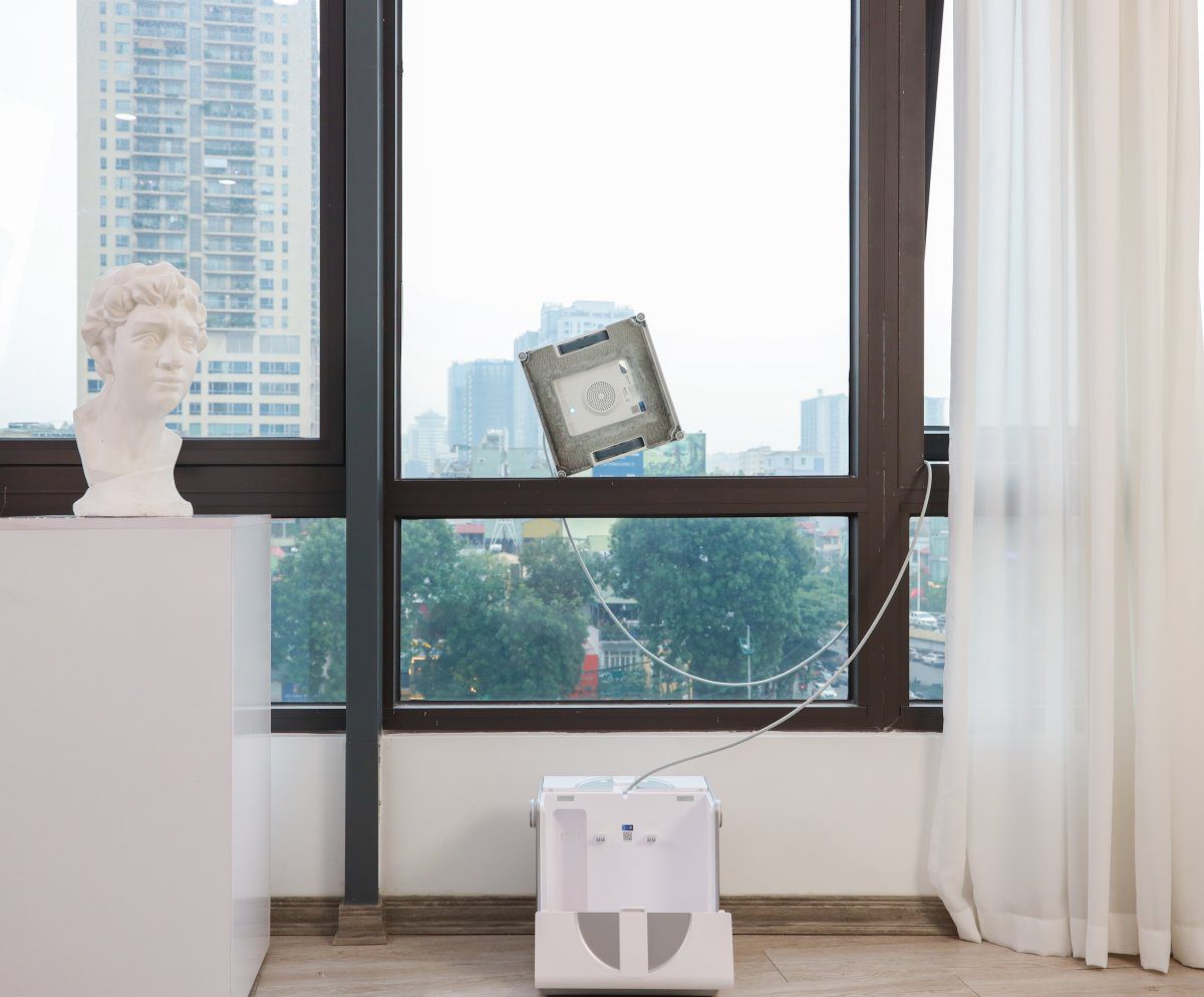 Robot lau kính Ecovacs Winbot W2 OMNI